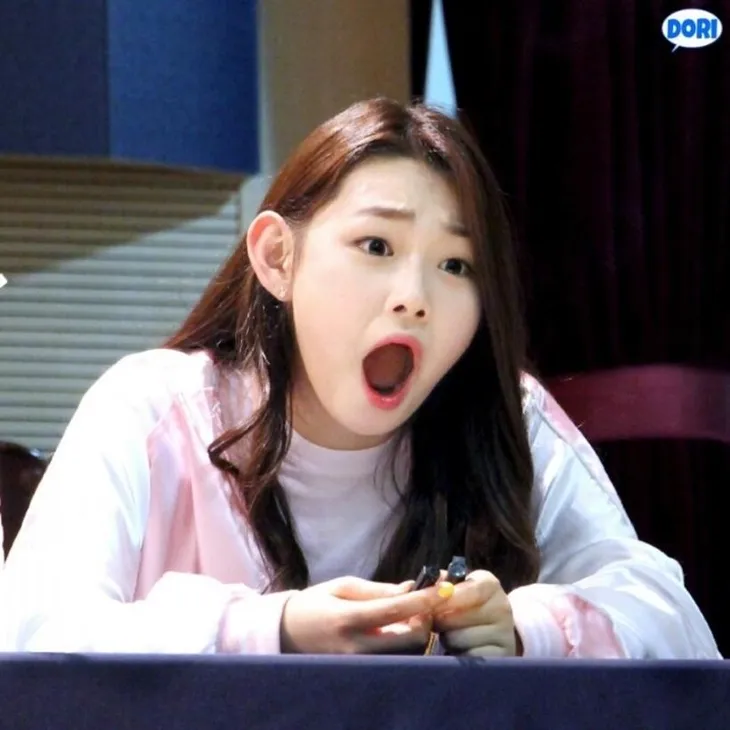 11 thần tượng Kpop đốn gục tim fan bởi biểu cảm ‘OMG’ siêu cưng - Ảnh 9. 11 thần tượng Kpop đốn gục tim fan bởi biểu cảm ‘OMG’ siêu cưng - Ảnh 9.