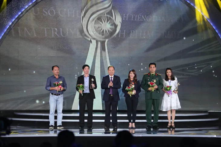 Những hình ảnh khó quên trong Lễ bế mạc và trao giải LHTHTQ lần thứ 37 - Ảnh 8. Những hình ảnh khó quên trong Lễ bế mạc và trao giải LHTHTQ lần thứ 37 - Ảnh 8.