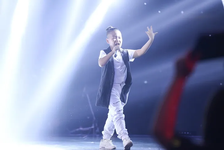 Giọng hát Việt nhí: Soobin Hoàng Sơn sướng rơn, có học trò mới chất lừ nhờ... Big Bang! - Ảnh 1. Giọng hát Việt nhí: Soobin Hoàng Sơn sướng rơn, có học trò mới chất lừ nhờ... Big Bang! - Ảnh 1.