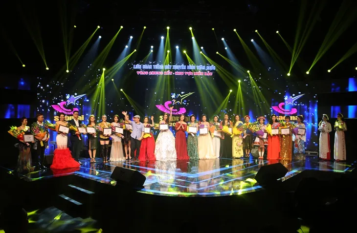 Sao mai 2017: Ba giọng ca ấn tượng của miền Bắc giành vé vào chung kết toàn quốc - Ảnh 1. Sao mai 2017: Ba giọng ca ấn tượng của miền Bắc giành vé vào chung kết toàn quốc - Ảnh 1.