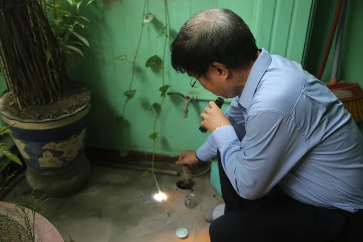 Bộ trưởng Bộ Y tế kiểm tra công tác phòng, chống dịch sốt xuất huyết tại Hà Nội - Ảnh 3. Bộ trưởng Bộ Y tế kiểm tra công tác phòng, chống dịch sốt xuất huyết tại Hà Nội - Ảnh 3.