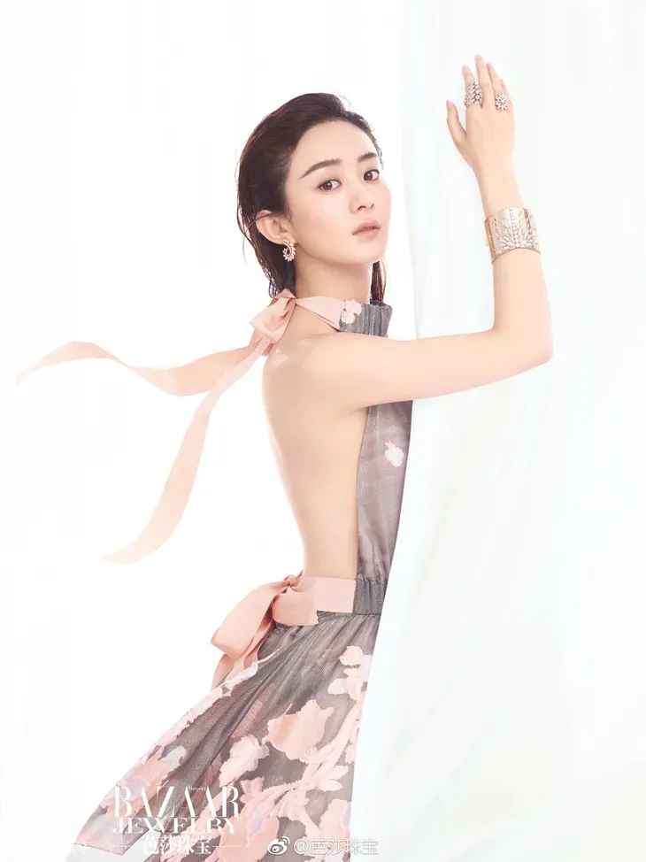 Nhan sắc cuốn hút của Triệu Lệ Dĩnh trong loạt ảnh mới - Ảnh 3. Nhan sắc cuốn hút của Triệu Lệ Dĩnh trong loạt ảnh mới - Ảnh 3.