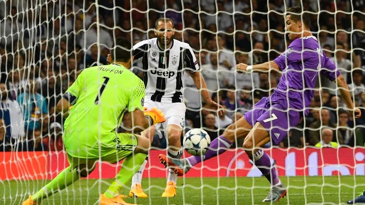 Chung kết Champions League: Ronaldo tỏa sáng, Real phá tan lời nguyền - Ảnh 7. Chung kết Champions League: Ronaldo tỏa sáng, Real phá tan lời nguyền - Ảnh 7.