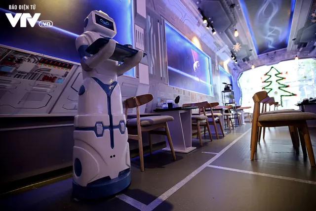Độc đáo quán café sử dụng robot phục vụ tại Hà Nội - Ảnh 3. Độc đáo quán café sử dụng robot phục vụ tại Hà Nội - Ảnh 3.