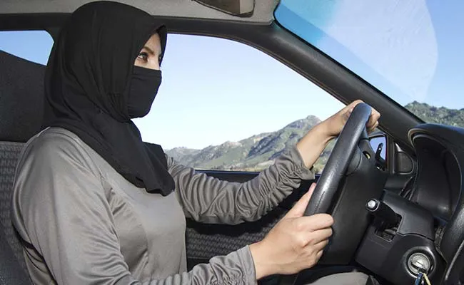 Phụ nữ lái xe: Bước tiến khổng lồ của Saudi Arabia - Ảnh 1. Phụ nữ lái xe: Bước tiến khổng lồ của Saudi Arabia - Ảnh 1.