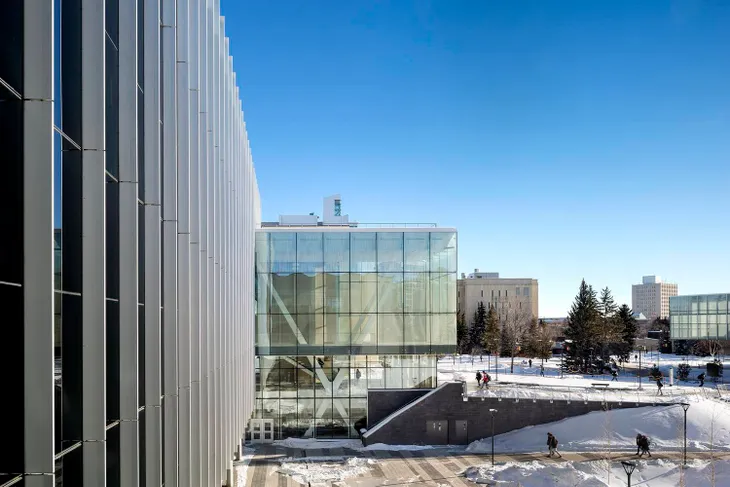 Ngôi trường ở Canada có không gian lấy cảm hứng từ trò chơi X-O - Ảnh 1. Ngôi trường ở Canada có không gian lấy cảm hứng từ trò chơi X-O - Ảnh 1.