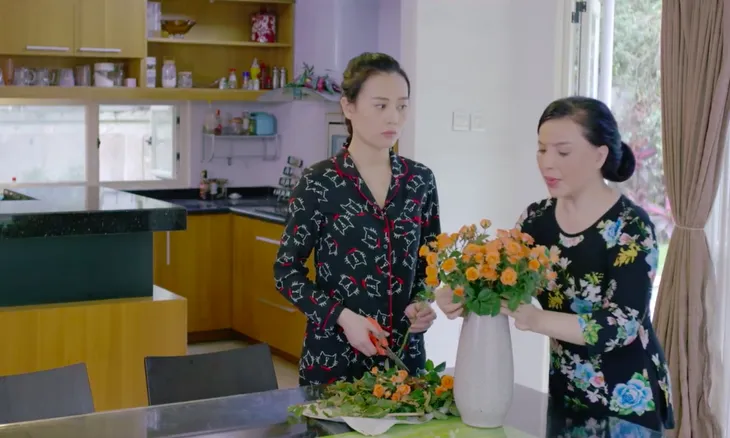 Ngược chiều nước mắt - Tập 6: Mai (Phương Oanh) nôn ọe vì nghén, Sơn (Hà Việt Dũng) thản nhiên chê vợ kinh quá - Ảnh 1. Ngược chiều nước mắt - Tập 6: Mai (Phương Oanh) nôn ọe vì nghén, Sơn (Hà Việt Dũng) thản nhiên chê vợ kinh quá - Ảnh 1.