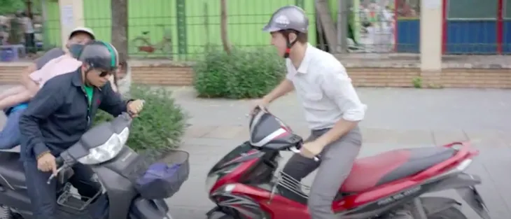Ngược chiều nước mắt - Tập 23: Nghi Phương mải vui vẻ bên Liêm nên để lạc mất con, Thành tặng vợ một cú tát - Ảnh 4. Ngược chiều nước mắt - Tập 23: Nghi Phương mải vui vẻ bên Liêm nên để lạc mất con, Thành tặng vợ một cú tát - Ảnh 4.