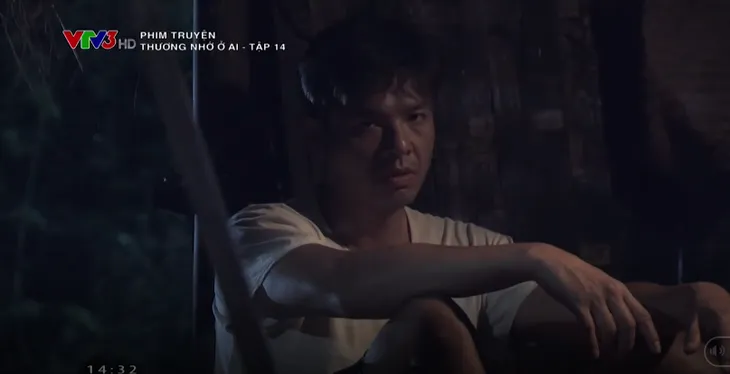 Thương nhớ ở ai – Tập 14: Nhìn Hơn tắm trong đêm, Vạn bỏ chạy - Ảnh 1. Thương nhớ ở ai – Tập 14: Nhìn Hơn tắm trong đêm, Vạn bỏ chạy - Ảnh 1.
