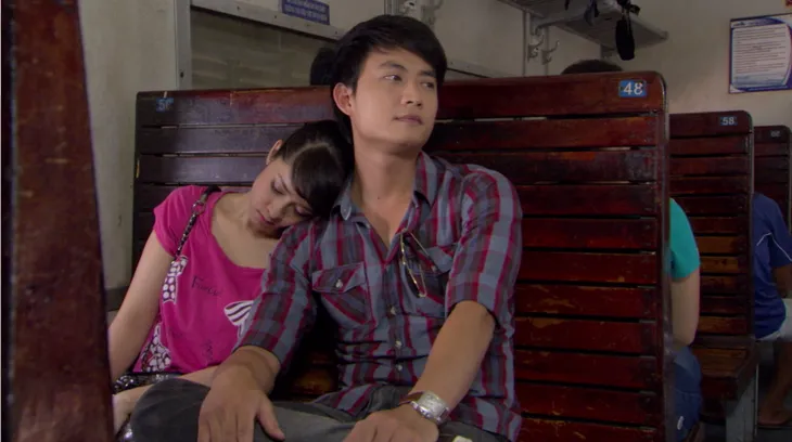 Phim Giao mùa - Tập 10: Hòa (Thanh Huyền) bỏ việc, như phát điên vì bạn trai Hoàng Trung (Tiến Lộc) bỏ đi - Ảnh 12. Phim Giao mùa - Tập 10: Hòa (Thanh Huyền) bỏ việc, như phát điên vì bạn trai Hoàng Trung (Tiến Lộc) bỏ đi - Ảnh 12.