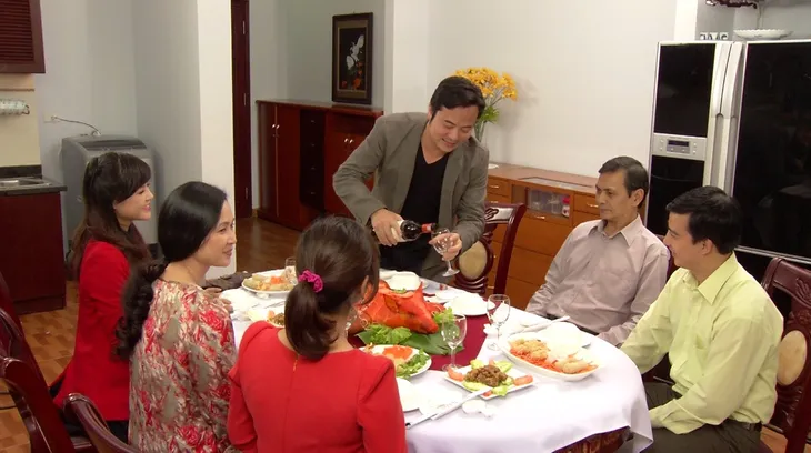 Phim Hoa hồng mua chịu - Tập 12: Phương (Thu Quỳnh) quyết buôn bất động sản để làm giàu - Ảnh 9. Phim Hoa hồng mua chịu - Tập 12: Phương (Thu Quỳnh) quyết buôn bất động sản để làm giàu - Ảnh 9.