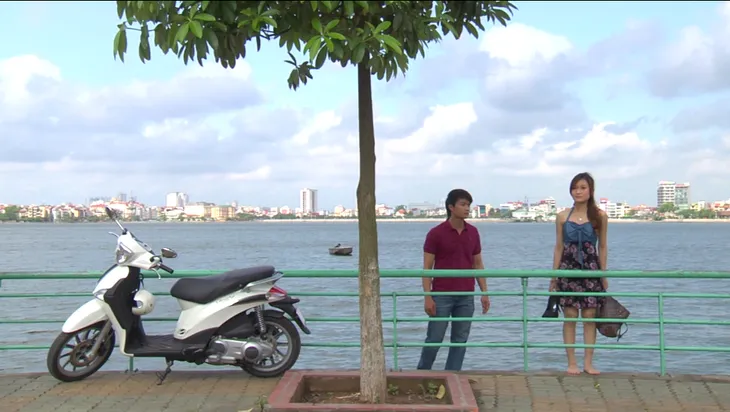 Phim Giao mùa - Tập 9: Trung (Tiến Lộc) quyết định đi theo gái bao Tố Loan (Thùy Dương), chia tay bạn gái Thanh Hòa (MC Thanh Huyền) - Ảnh 7. Phim Giao mùa - Tập 9: Trung (Tiến Lộc) quyết định đi theo gái bao Tố Loan (Thùy Dương), chia tay bạn gái Thanh Hòa (MC Thanh Huyền) - Ảnh 7.