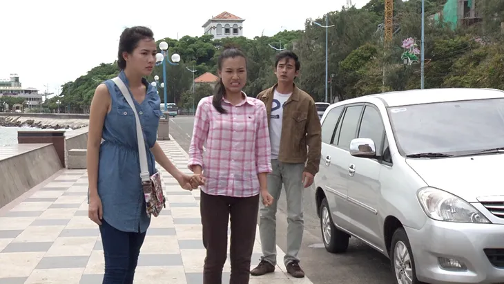 Phim Thảm đỏ - Tập 2: Nguyệt Hằng (Hoàng Oanh) bắt tay với Hoàng Dũng (Lương Thế Thành) để lừa mẹ - Ảnh 4. Phim Thảm đỏ - Tập 2: Nguyệt Hằng (Hoàng Oanh) bắt tay với Hoàng Dũng (Lương Thế Thành) để lừa mẹ - Ảnh 4.