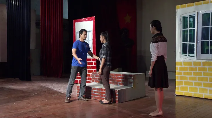 Phim Thảm đỏ - Tập 2: Nguyệt Hằng (Hoàng Oanh) bắt tay với Hoàng Dũng (Lương Thế Thành) để lừa mẹ - Ảnh 1. Phim Thảm đỏ - Tập 2: Nguyệt Hằng (Hoàng Oanh) bắt tay với Hoàng Dũng (Lương Thế Thành) để lừa mẹ - Ảnh 1.