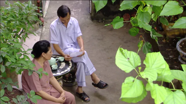 Phim Giao mùa - Tập 10: Hòa (Thanh Huyền) bỏ việc, như phát điên vì bạn trai Hoàng Trung (Tiến Lộc) bỏ đi - Ảnh 6. Phim Giao mùa - Tập 10: Hòa (Thanh Huyền) bỏ việc, như phát điên vì bạn trai Hoàng Trung (Tiến Lộc) bỏ đi - Ảnh 6.
