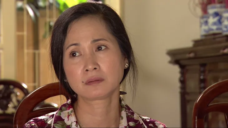 Phim Hoa hồng mua chịu - Tập 4: Được bố cho mấy tỷ làm ăn, Phương (Thu Quỳnh) mừng ra mặt - Ảnh 2. Phim Hoa hồng mua chịu - Tập 4: Được bố cho mấy tỷ làm ăn, Phương (Thu Quỳnh) mừng ra mặt - Ảnh 2.