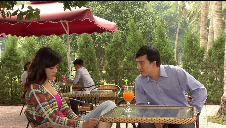 Phim Hoa hồng mua chịu - Tập 3: Không được bố cho tiền, Phương (Thu Quỳnh) quyết bỏ nhà ra đi - Ảnh 6. Phim Hoa hồng mua chịu - Tập 3: Không được bố cho tiền, Phương (Thu Quỳnh) quyết bỏ nhà ra đi - Ảnh 6.