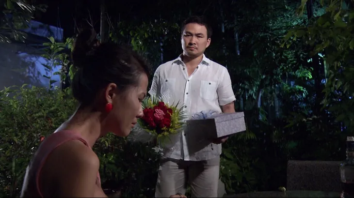 Phim Thảm đỏ - Tập 18: Yêu nhau chưa lâu, Hằng (Hoàng Oanh) và Dũng (Lương Thế Thành) ngỡ ngàng khi biết là anh em ruột - Ảnh 1. Phim Thảm đỏ - Tập 18: Yêu nhau chưa lâu, Hằng (Hoàng Oanh) và Dũng (Lương Thế Thành) ngỡ ngàng khi biết là anh em ruột - Ảnh 1.
