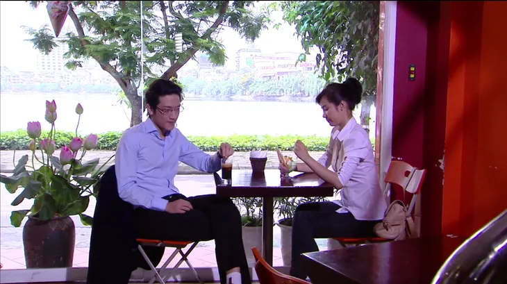Phim Giao mùa - Tập 21: Hưng (Chí Nhân) ghen tuông vô cớ khi Mai (Huyền Lizzie) thân thiết với Toàn (Công Dũng) - Ảnh 4. Phim Giao mùa - Tập 21: Hưng (Chí Nhân) ghen tuông vô cớ khi Mai (Huyền Lizzie) thân thiết với Toàn (Công Dũng) - Ảnh 4.