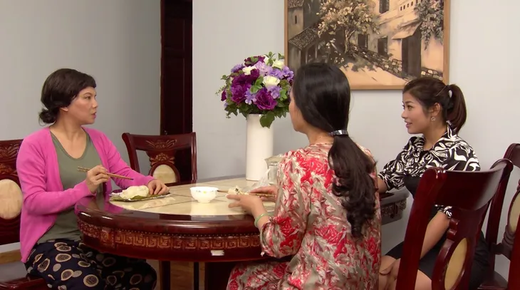 Phim Hoa hồng mua chịu - Tập 15: Nhờ có Tín (Minh Tiệp), Phương (Thu Quỳnh) làm ăn phát đạt - Ảnh 1. Phim Hoa hồng mua chịu - Tập 15: Nhờ có Tín (Minh Tiệp), Phương (Thu Quỳnh) làm ăn phát đạt - Ảnh 1.