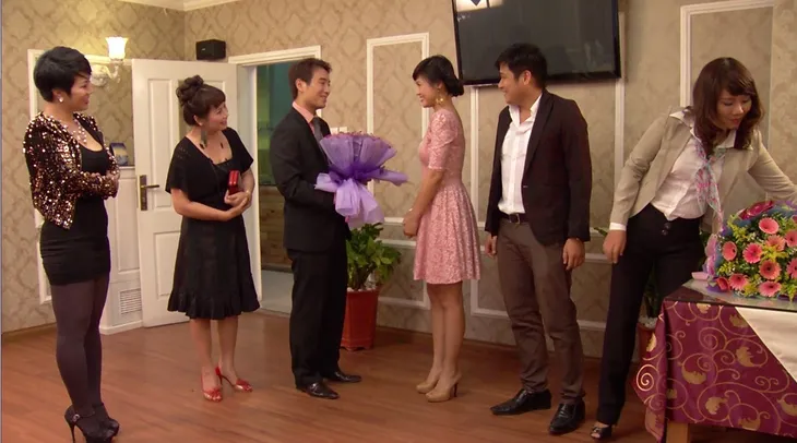 Phim Hoa hồng mua chịu - Tập 21: Phương (Thu Quỳnh) chìm đắm trong ảo tưởng làm giàu nhanh - Ảnh 8. Phim Hoa hồng mua chịu - Tập 21: Phương (Thu Quỳnh) chìm đắm trong ảo tưởng làm giàu nhanh - Ảnh 8.