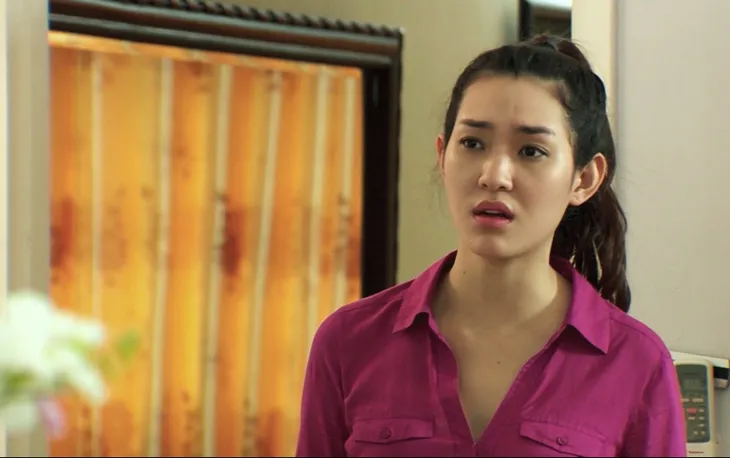 Phim Hoa cỏ may - Tập 16: Na (Nguyệt Hà) sống trong sợ hãi và tuyệt vọng - Ảnh 7. Phim Hoa cỏ may - Tập 16: Na (Nguyệt Hà) sống trong sợ hãi và tuyệt vọng - Ảnh 7.