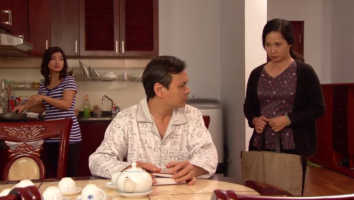 Phim Hoa hồng mua chịu - Tập 28: Phương (Thu Quỳnh) sốc trước sự tráo trở của Tín (Minh Tiệp) - Ảnh 3. Phim Hoa hồng mua chịu - Tập 28: Phương (Thu Quỳnh) sốc trước sự tráo trở của Tín (Minh Tiệp) - Ảnh 3.