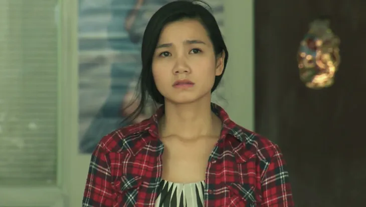 Phim Hoa cỏ may - Tập 5: Đan (Hạnh Sino) bất ngờ hôn Thái (Hải Anh) - Ảnh 8. Phim Hoa cỏ may - Tập 5: Đan (Hạnh Sino) bất ngờ hôn Thái (Hải Anh) - Ảnh 8.