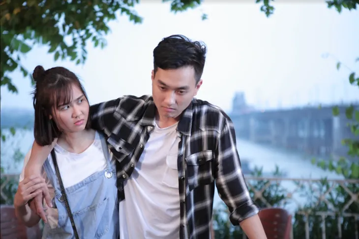Ngược chiều nước mắt: Mải diễn sâu, Huyền Lizzie – Anh Tuấn không biết đạo diễn đã hô cắt từ lúc nào - Ảnh 2. Ngược chiều nước mắt: Mải diễn sâu, Huyền Lizzie – Anh Tuấn không biết đạo diễn đã hô cắt từ lúc nào - Ảnh 2.