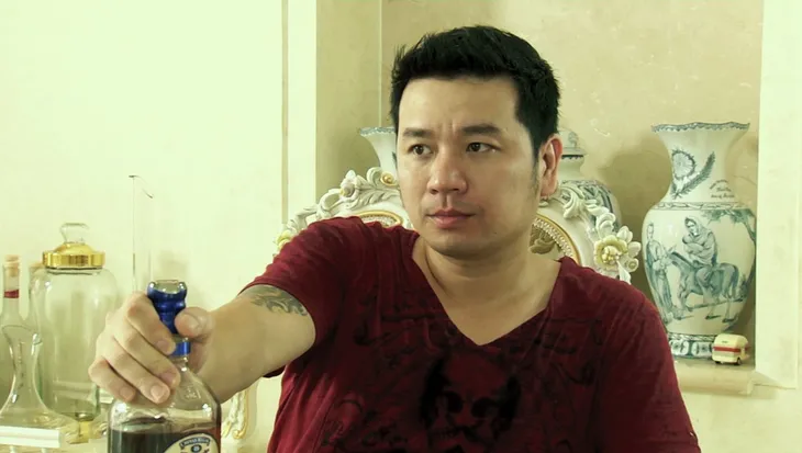 Phim Hoa cỏ may - Tập 7: Hôn nhân của Hùng (Quyết Thắng) và Na (Nguyệt Hà) ngày càng ngột ngạt - Ảnh 9. Phim Hoa cỏ may - Tập 7: Hôn nhân của Hùng (Quyết Thắng) và Na (Nguyệt Hà) ngày càng ngột ngạt - Ảnh 9.