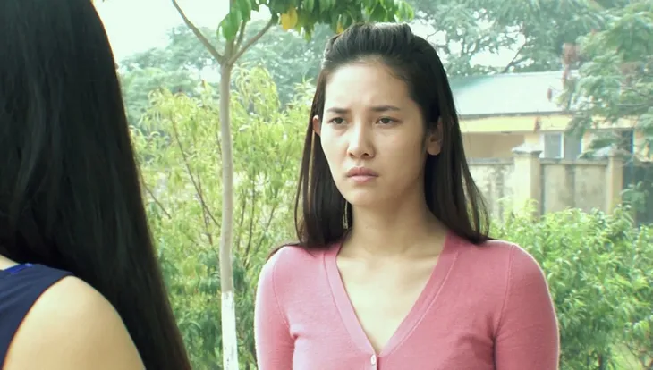 Phim Hoa cỏ may - Tập 14: Đan (Hạnh Sino) khiến mẹ Thái (Hải Anh) hết hồn vì tài nấu nướng - Ảnh 11. Phim Hoa cỏ may - Tập 14: Đan (Hạnh Sino) khiến mẹ Thái (Hải Anh) hết hồn vì tài nấu nướng - Ảnh 11.