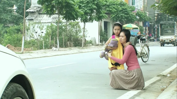 Phim Hoa cỏ may - Tập 14: Đan (Hạnh Sino) khiến mẹ Thái (Hải Anh) hết hồn vì tài nấu nướng - Ảnh 10. Phim Hoa cỏ may - Tập 14: Đan (Hạnh Sino) khiến mẹ Thái (Hải Anh) hết hồn vì tài nấu nướng - Ảnh 10.
