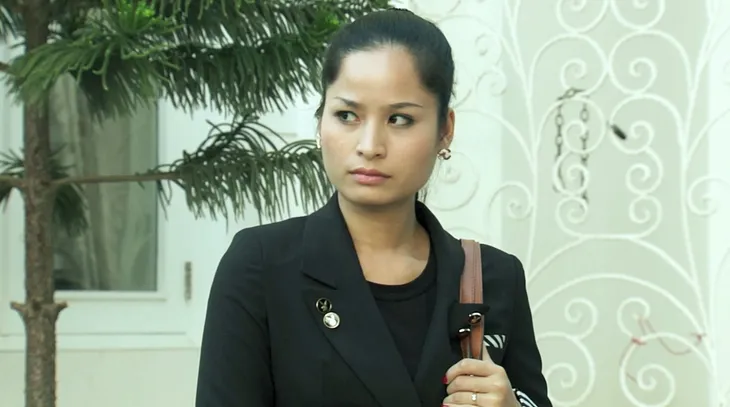 Phim Hoa cỏ may - Tập 16: Na (Nguyệt Hà) sống trong sợ hãi và tuyệt vọng - Ảnh 4. Phim Hoa cỏ may - Tập 16: Na (Nguyệt Hà) sống trong sợ hãi và tuyệt vọng - Ảnh 4.