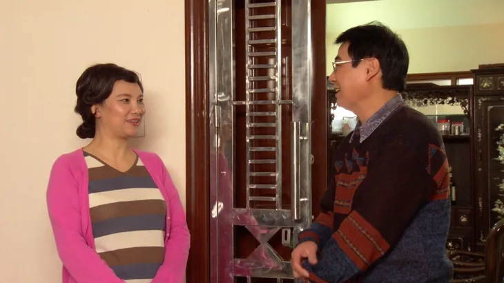 Phim Hoa hồng mua chịu - Tập 23: Phương (Thu Quỳnh) cắt đứt làm ăn với Tín (Minh Tiệp) - Ảnh 8. Phim Hoa hồng mua chịu - Tập 23: Phương (Thu Quỳnh) cắt đứt làm ăn với Tín (Minh Tiệp) - Ảnh 8.