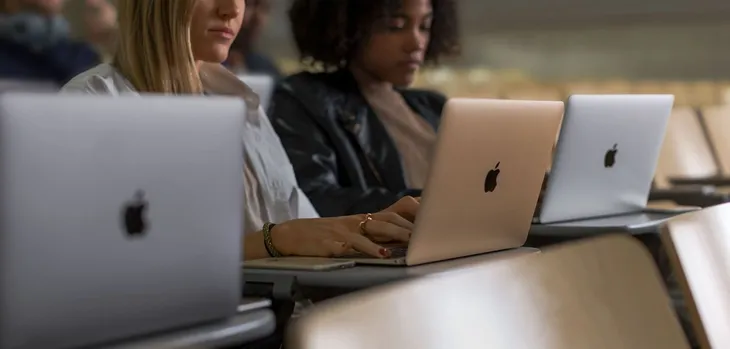 Apple rớt hạng thê thảm trong BXH thương hiệu laptop tốt nhất thế giới - Ảnh 2. Apple rớt hạng thê thảm trong BXH thương hiệu laptop tốt nhất thế giới - Ảnh 2.