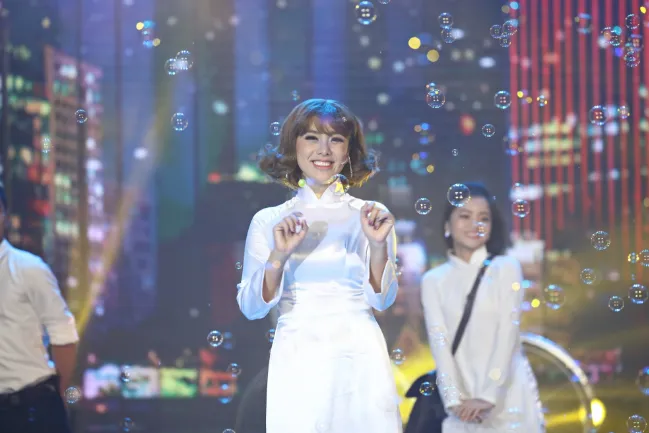 Sài Gòn đêm thứ 7: Phương Thanh khắc khoải đắm chìm trong Ký ức ngày xưa - Ảnh 5. Sài Gòn đêm thứ 7: Phương Thanh khắc khoải đắm chìm trong Ký ức ngày xưa - Ảnh 5.