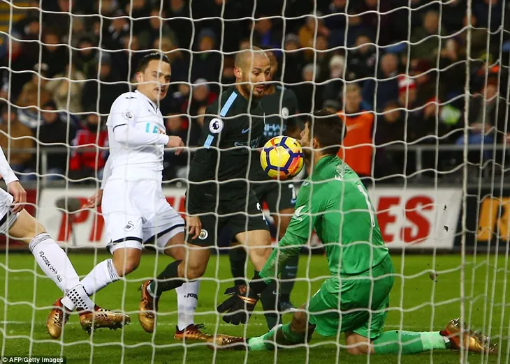 Kết quả bóng đá châu Âu rạng sáng 14/12: Thành Manchester chung vui; Liverpool, Arsenal mất điểm - Ảnh 2. Kết quả bóng đá châu Âu rạng sáng 14/12: Thành Manchester chung vui; Liverpool, Arsenal mất điểm - Ảnh 2.