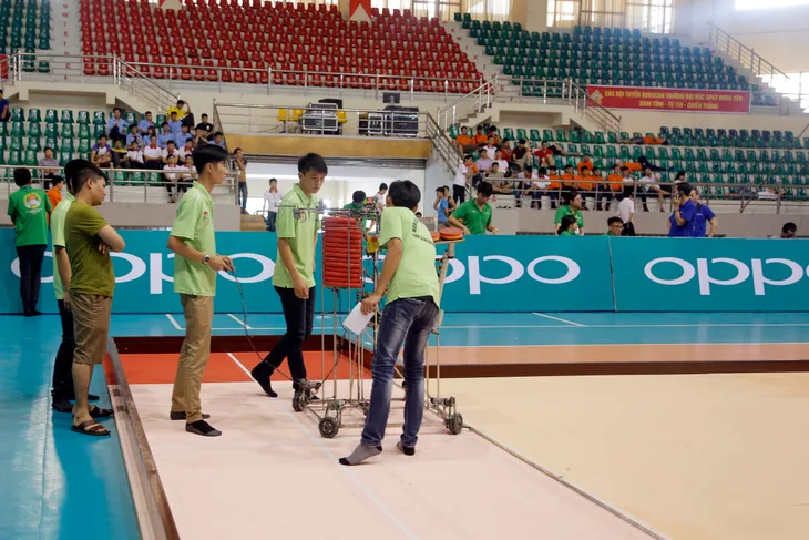 Nhiều robot gặp sự cố trong buổi thử sân tại VCK Robocon Việt Nam 2017 - Ảnh 15.