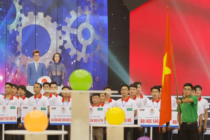Hé lộ những hình ảnh hậu trường tại VCK Robocon Việt Nam 2017 - Ảnh 14.