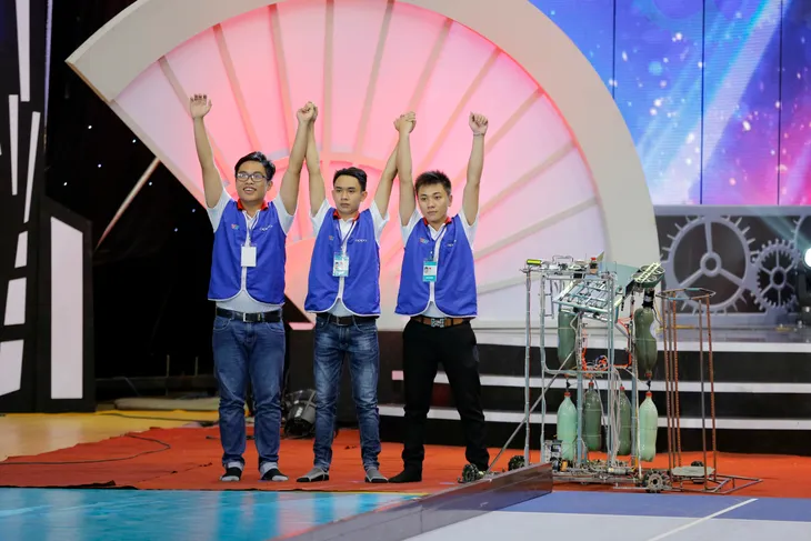 VCK Robocon Việt Nam 2017: Nhìn lại những hình ảnh tại hai bảng đấu tử thần - Ảnh 8. VCK Robocon Việt Nam 2017: Nhìn lại những hình ảnh tại hai bảng đấu tử thần - Ảnh 8.