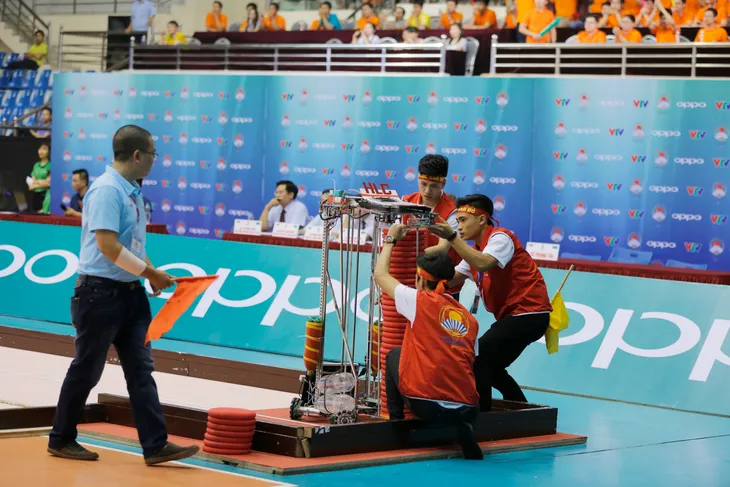 VCK Robocon Việt Nam 2017: Nhìn lại những hình ảnh tại hai bảng đấu tử thần - Ảnh 44. VCK Robocon Việt Nam 2017: Nhìn lại những hình ảnh tại hai bảng đấu tử thần - Ảnh 44.