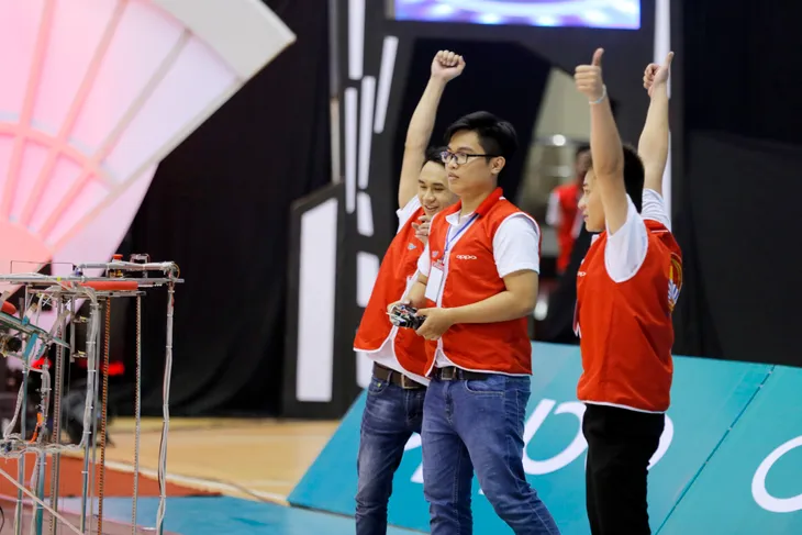 VCK Robocon Việt Nam 2017: Nhìn lại những hình ảnh tại hai bảng đấu tử thần - Ảnh 50. VCK Robocon Việt Nam 2017: Nhìn lại những hình ảnh tại hai bảng đấu tử thần - Ảnh 50.