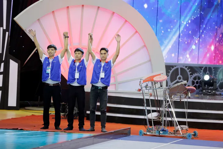 VCK Robocon Việt Nam 2017: Nhìn lại những hình ảnh tại vòng 1/8 - Ảnh 1. VCK Robocon Việt Nam 2017: Nhìn lại những hình ảnh tại vòng 1/8 - Ảnh 1.