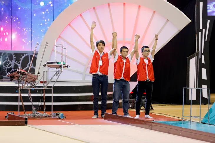 VCK Robocon Việt Nam 2017: Nhìn lại những hình ảnh tại vòng 1/8 - Ảnh 2. VCK Robocon Việt Nam 2017: Nhìn lại những hình ảnh tại vòng 1/8 - Ảnh 2.