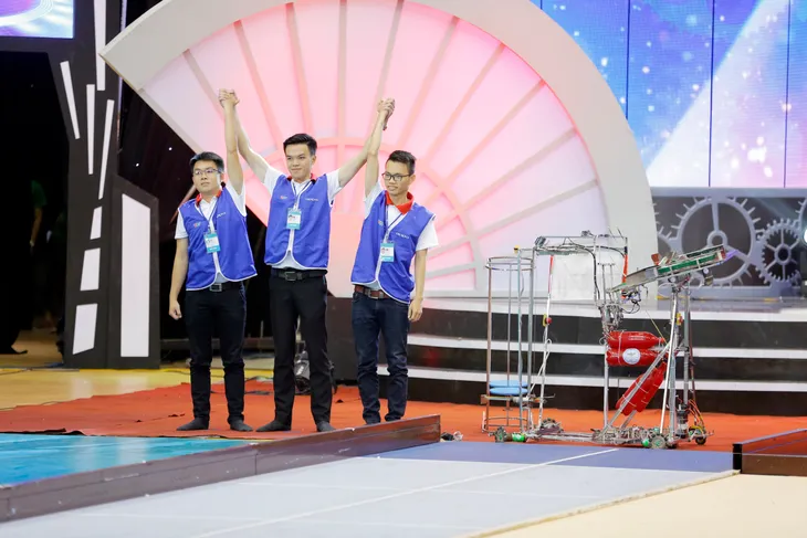 VCK Robocon Việt Nam 2017: Nhìn lại những hình ảnh tại vòng 1/8 - Ảnh 13. VCK Robocon Việt Nam 2017: Nhìn lại những hình ảnh tại vòng 1/8 - Ảnh 13.