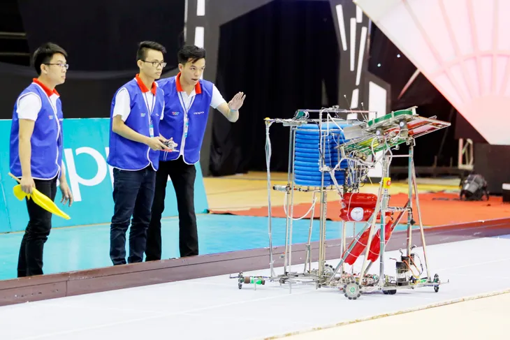 VCK Robocon Việt Nam 2017: Nhìn lại những hình ảnh tại vòng 1/8 - Ảnh 20. VCK Robocon Việt Nam 2017: Nhìn lại những hình ảnh tại vòng 1/8 - Ảnh 20.