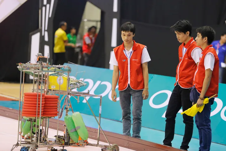 VCK Robocon Việt Nam 2017: Nhìn lại những hình ảnh tại vòng 1/8 - Ảnh 26. VCK Robocon Việt Nam 2017: Nhìn lại những hình ảnh tại vòng 1/8 - Ảnh 26.