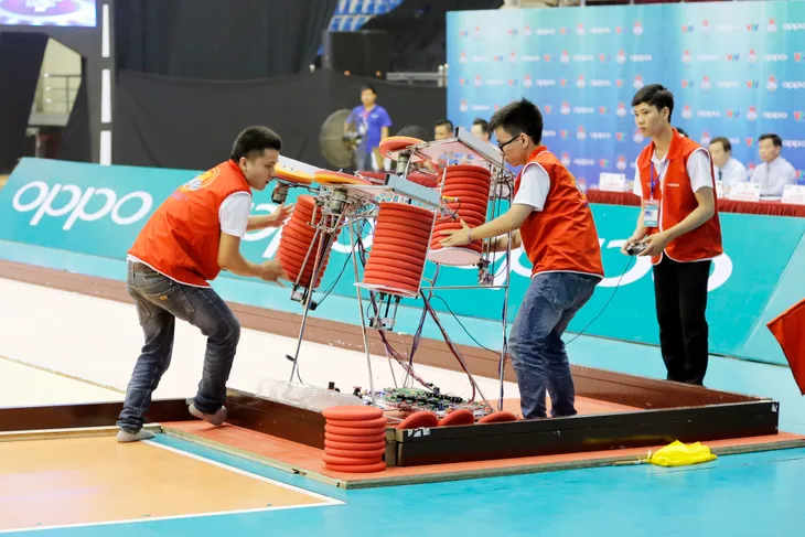 VCK Robocon Việt Nam 2017: Nhìn lại những hình ảnh tại vòng 1/8 - Ảnh 32. VCK Robocon Việt Nam 2017: Nhìn lại những hình ảnh tại vòng 1/8 - Ảnh 32.