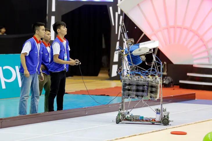 VCK Robocon Việt Nam 2017: Nhìn lại những hình ảnh tại vòng 1/8 - Ảnh 46. VCK Robocon Việt Nam 2017: Nhìn lại những hình ảnh tại vòng 1/8 - Ảnh 46.