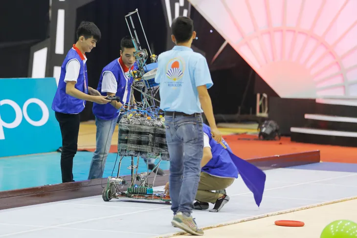 VCK Robocon Việt Nam 2017: Nhìn lại những hình ảnh tại vòng 1/8 - Ảnh 48. VCK Robocon Việt Nam 2017: Nhìn lại những hình ảnh tại vòng 1/8 - Ảnh 48.